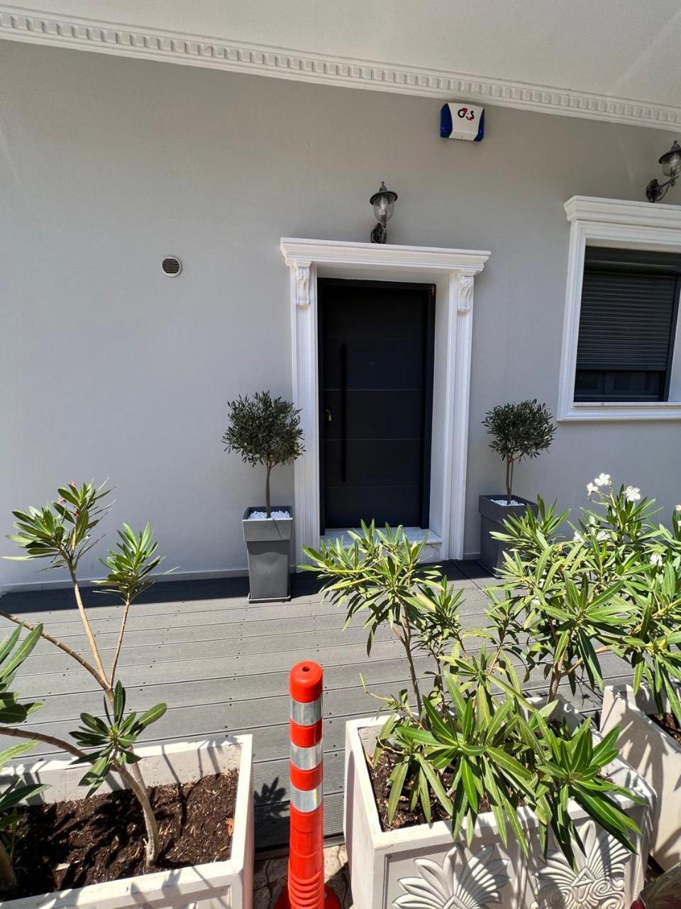 Kontis' Furnished Apartment Loutraki  Exterior photo