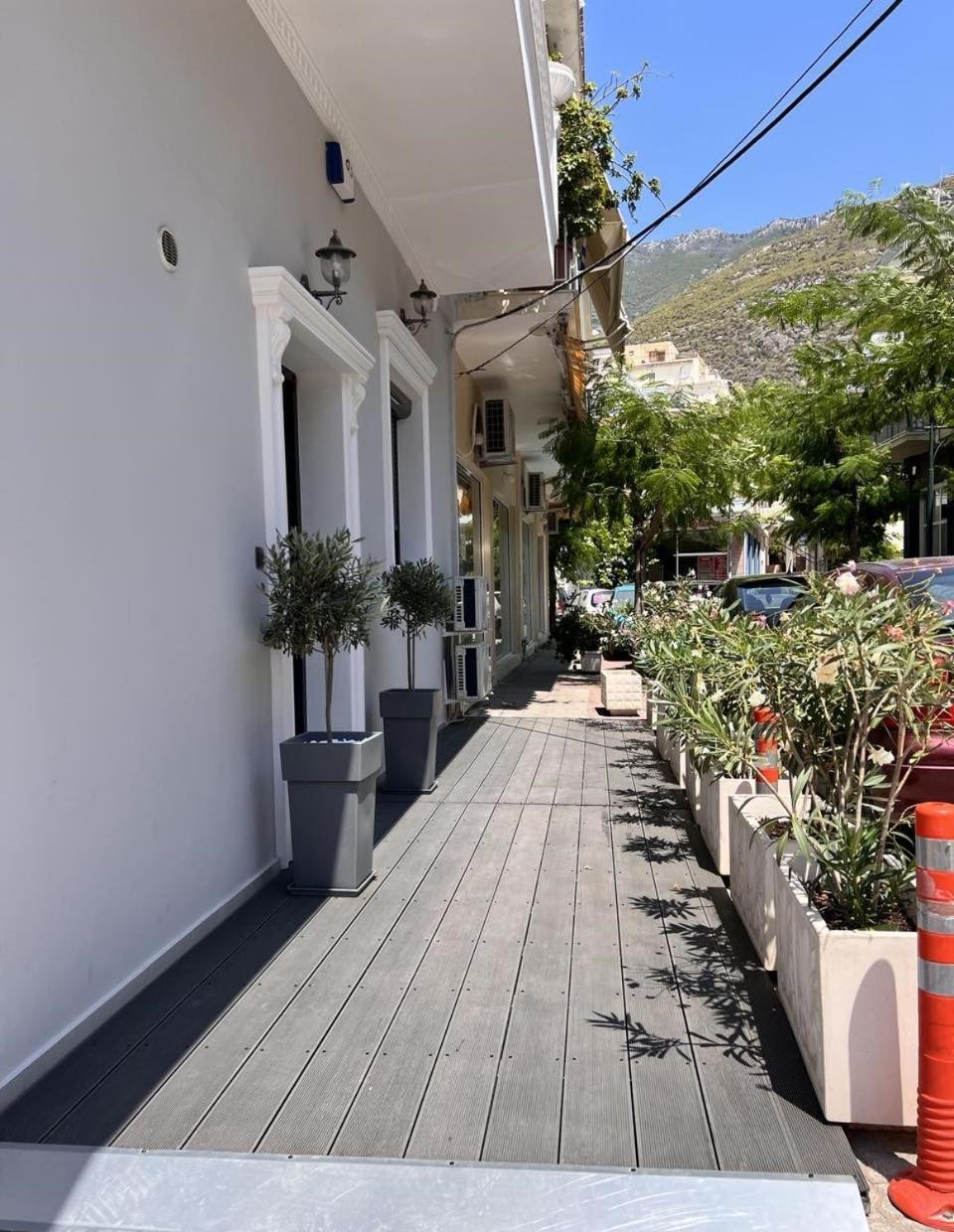Kontis' Furnished Apartment Loutraki  Exterior photo
